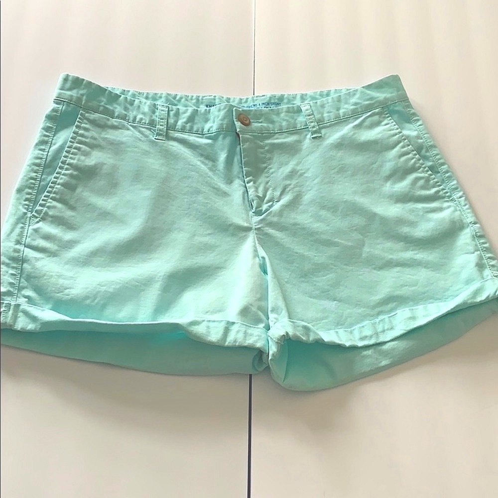 Gap - girlfriend 4 inch shorts in Size 14